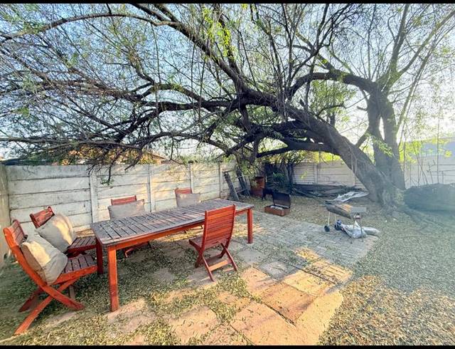 4 BEDROOM HOUSE FOR SALE IN VANDERBIJLPARK CW 4